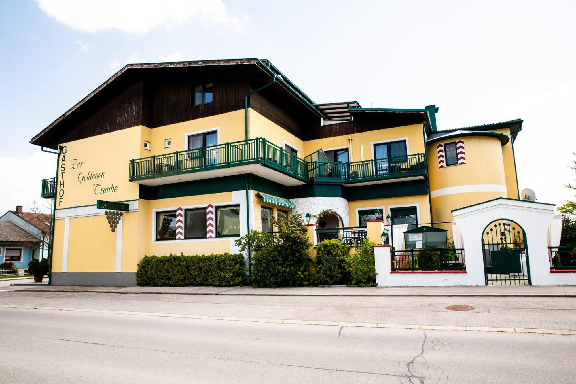 Landgasthof Zur Goldenen Traube Podersdorf am See Dış mekan fotoğraf